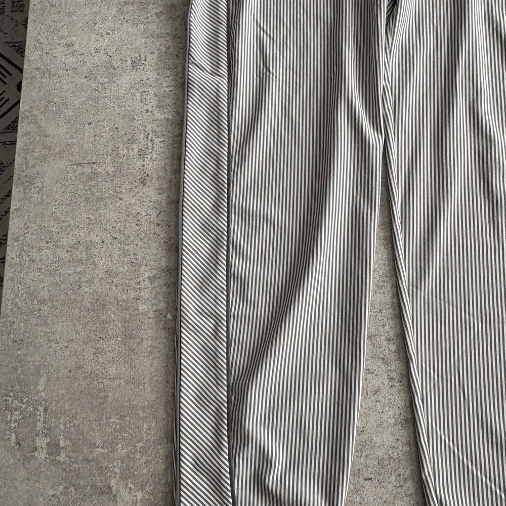 Athleta SET(2) NWOT Venture Printed Viper Gray, Brooklyn Textured Pants Size 2 - Picture 16 of 16